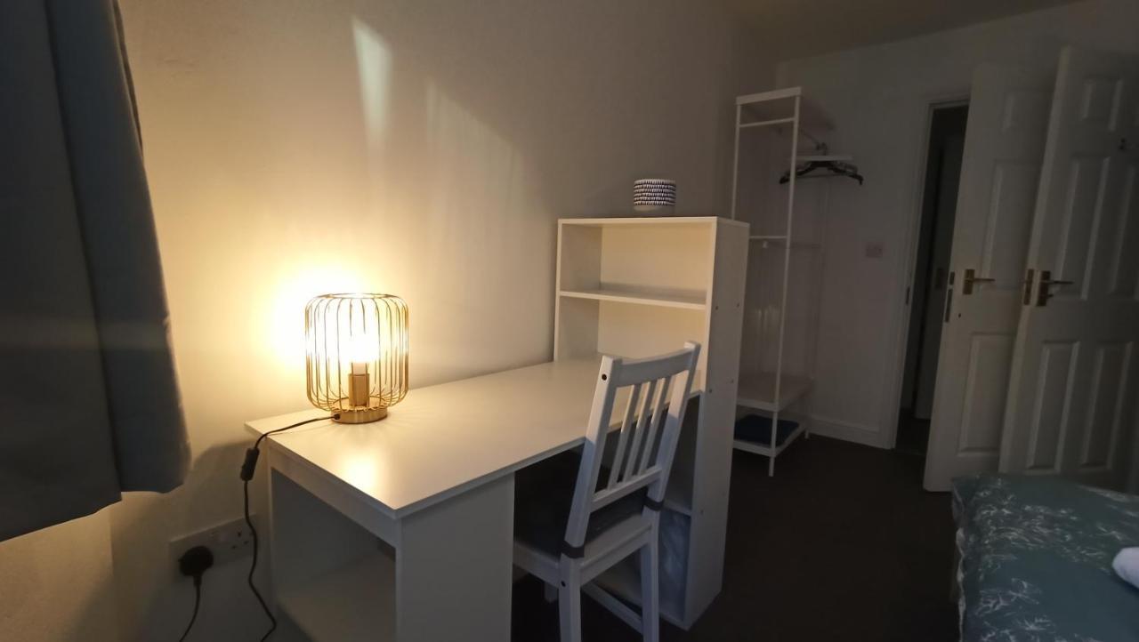 Bright, Chilled Ensuite Db Room In A Shared Flat! ลอนดอน ภายนอก รูปภาพ