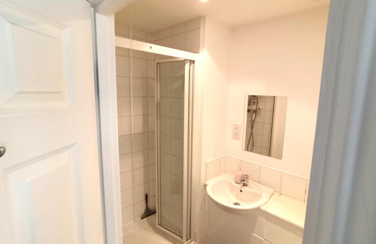 Bright, Chilled Ensuite Db Room In A Shared Flat! ลอนดอน ภายนอก รูปภาพ